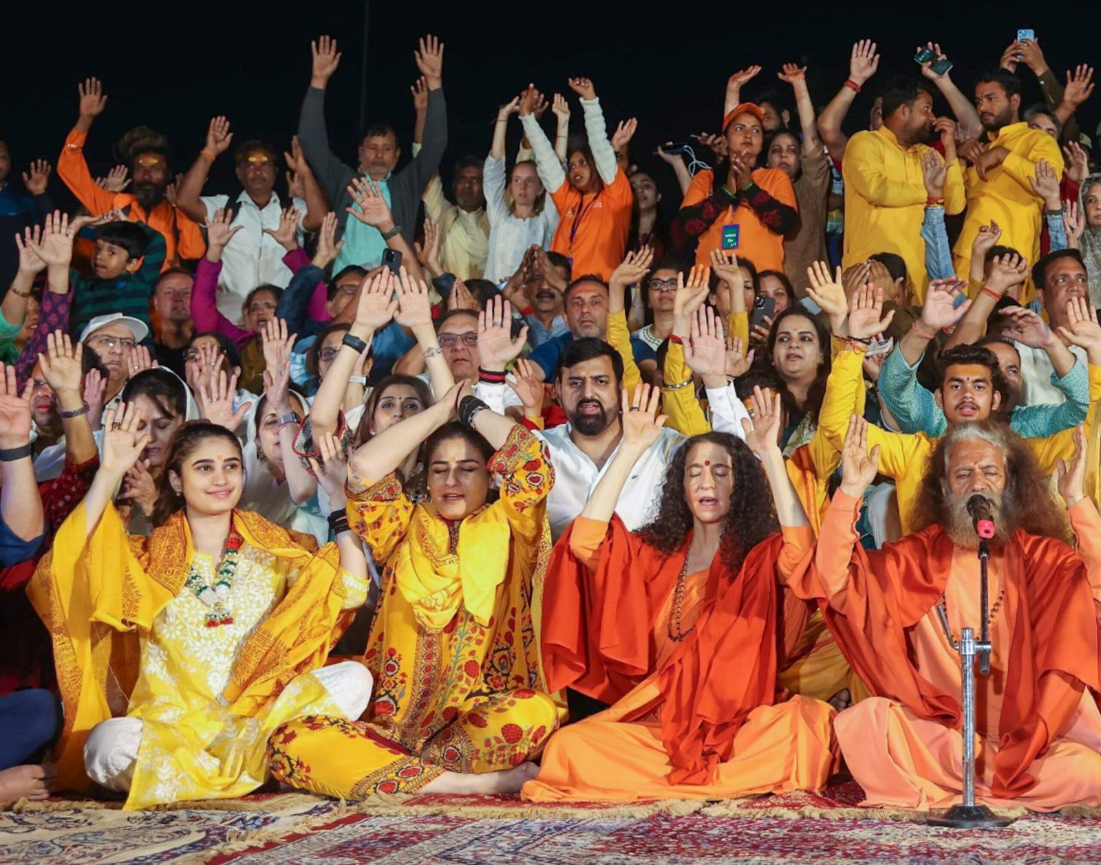  Raveena Tandon & Daughter Rasha's Spiritual Journey at Maha Kumbh