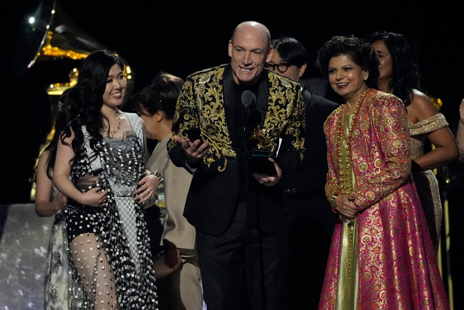  Chandrika Tandon Wins Grammy for 'Triveni'