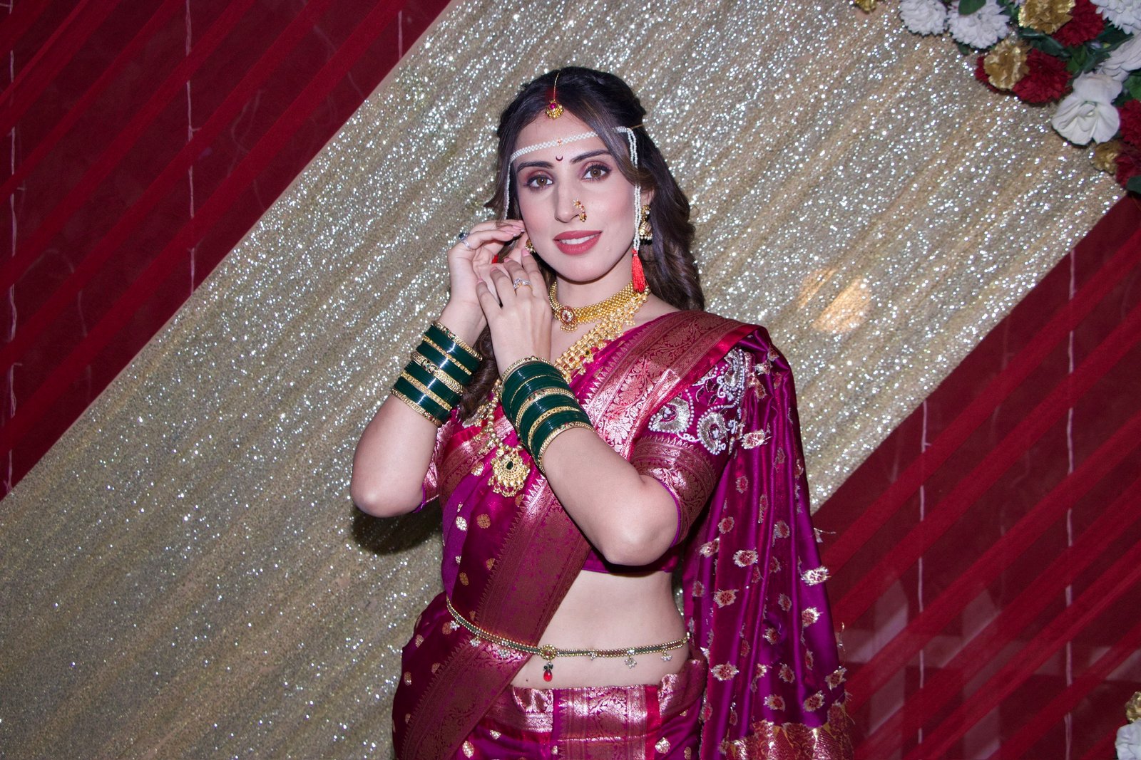  Simaran Kaur Stuns as a Maharashtrian Bride in Jamai No. 1