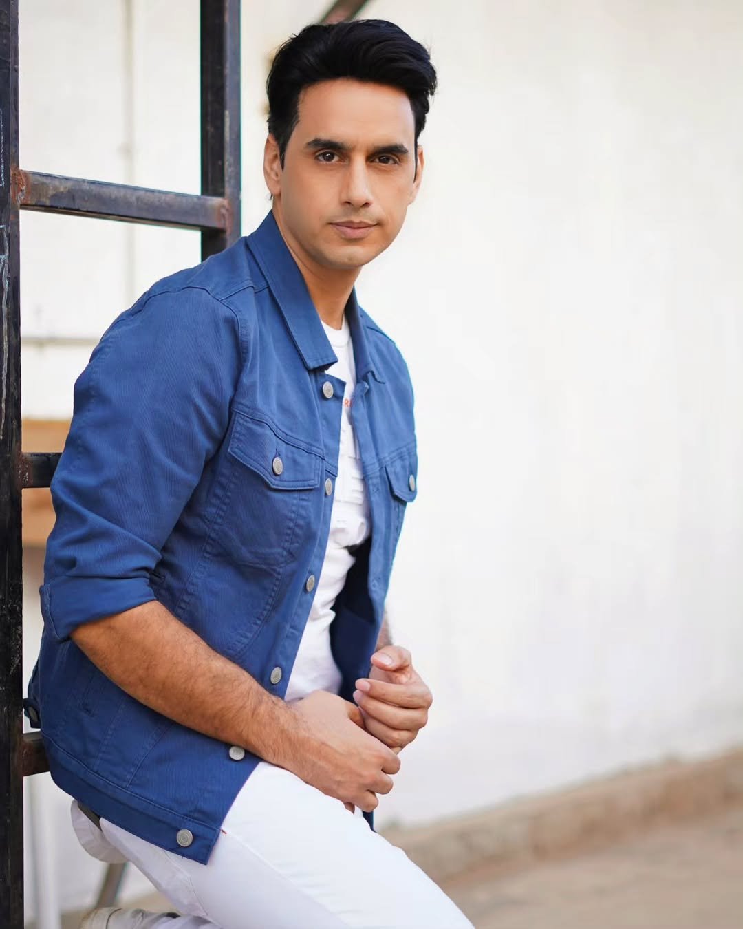  Waseem Mushtaq Shines in 'Ram Bhavan'