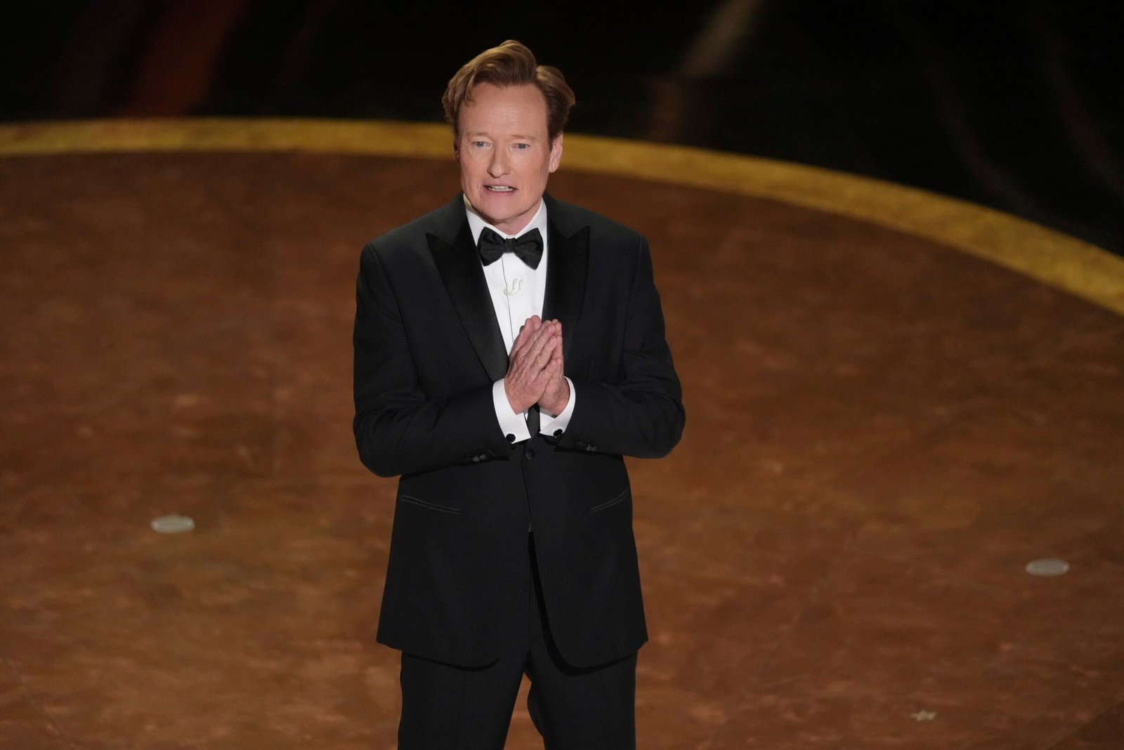  Conan O'Brien Greets India in Hindi at Oscars 2025